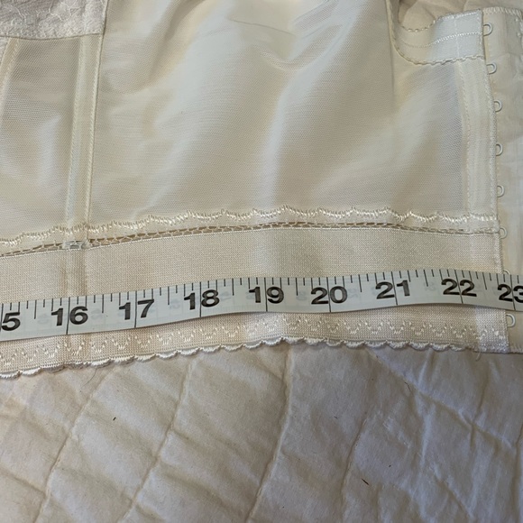 1971 Playtex bra, size 36B white - Picture 9 of 10